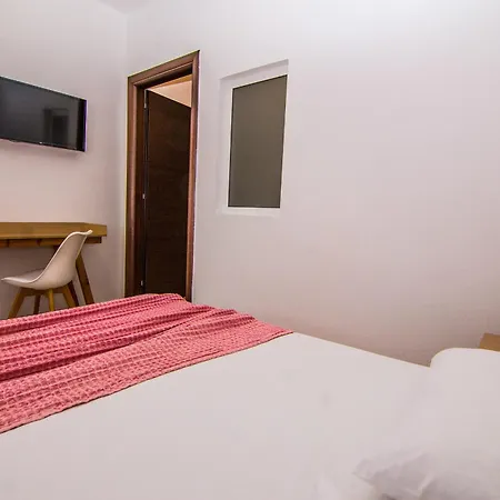 Philoxenia Earia Nea Vrasna