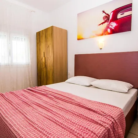 Philoxenia Earia Aparthotel