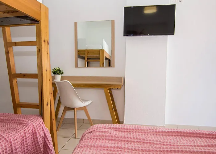 Philoxenia Earia Apart Otel Vrasná