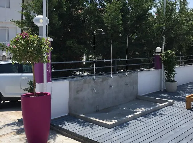 Philoxenia Earia Apart Otel Vrasná