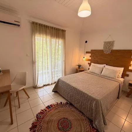 Philoxenia Earia Apart-hotel *