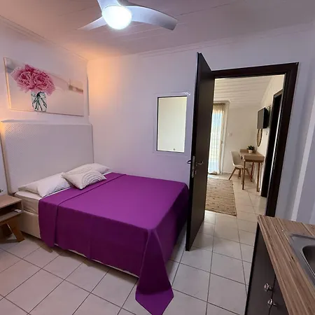 Philoxenia Earia Apart-hotel Vrasná