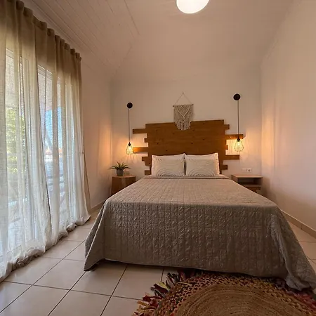 Philoxenia Earia * Vrasná