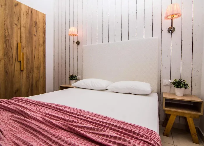Hotel de apartamente Philoxenia Earia Vrasná